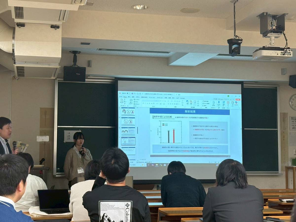 第36回バイオフロンティア講演会(弘前)にて遠藤君,土屋さん,春原君,米岡君が発表を行いました.