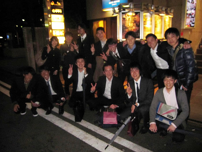 追い出しコンパ M2(6名),B4(1名)の学生たちが社会に羽ばたきました.
