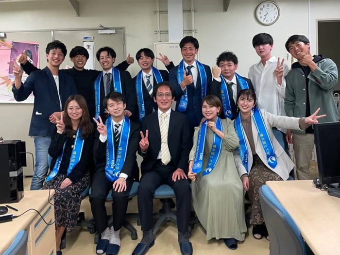 学位授与式が行われ,M2(4名),B4(4名)が卒業しました.