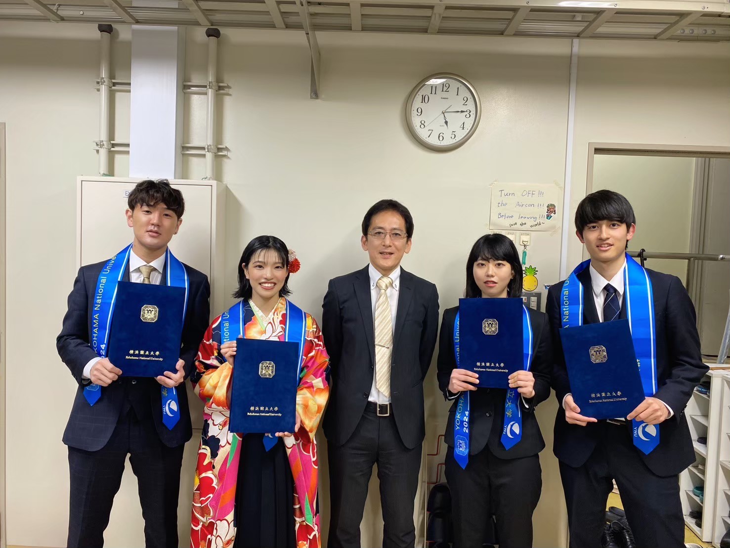 学位授与式が行われ,M2(4名),B4(4名)が卒業しました.