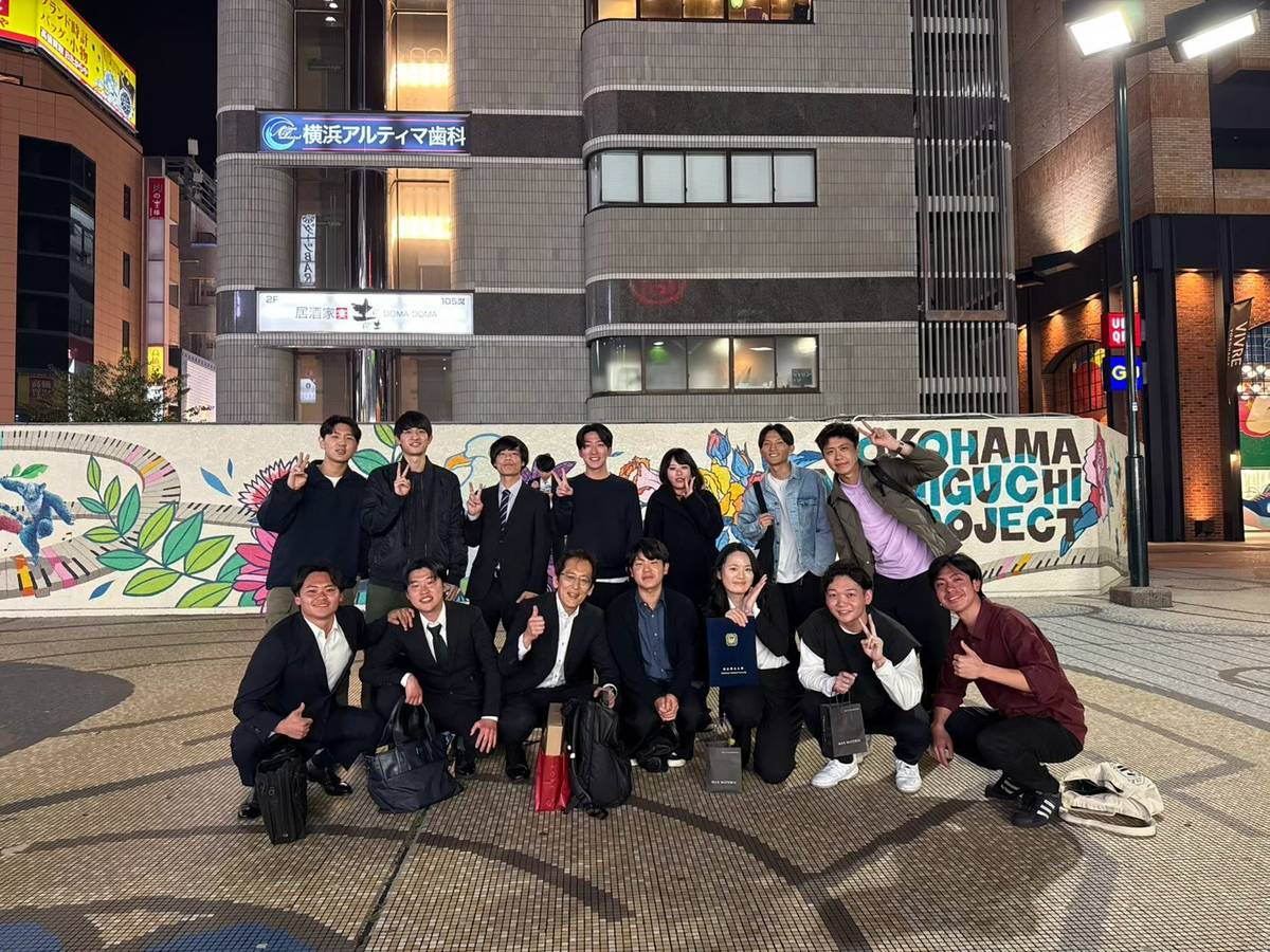 学位授与式が行われ，Ｍ２(６名)，Ｂ４(４名)が卒業しました．